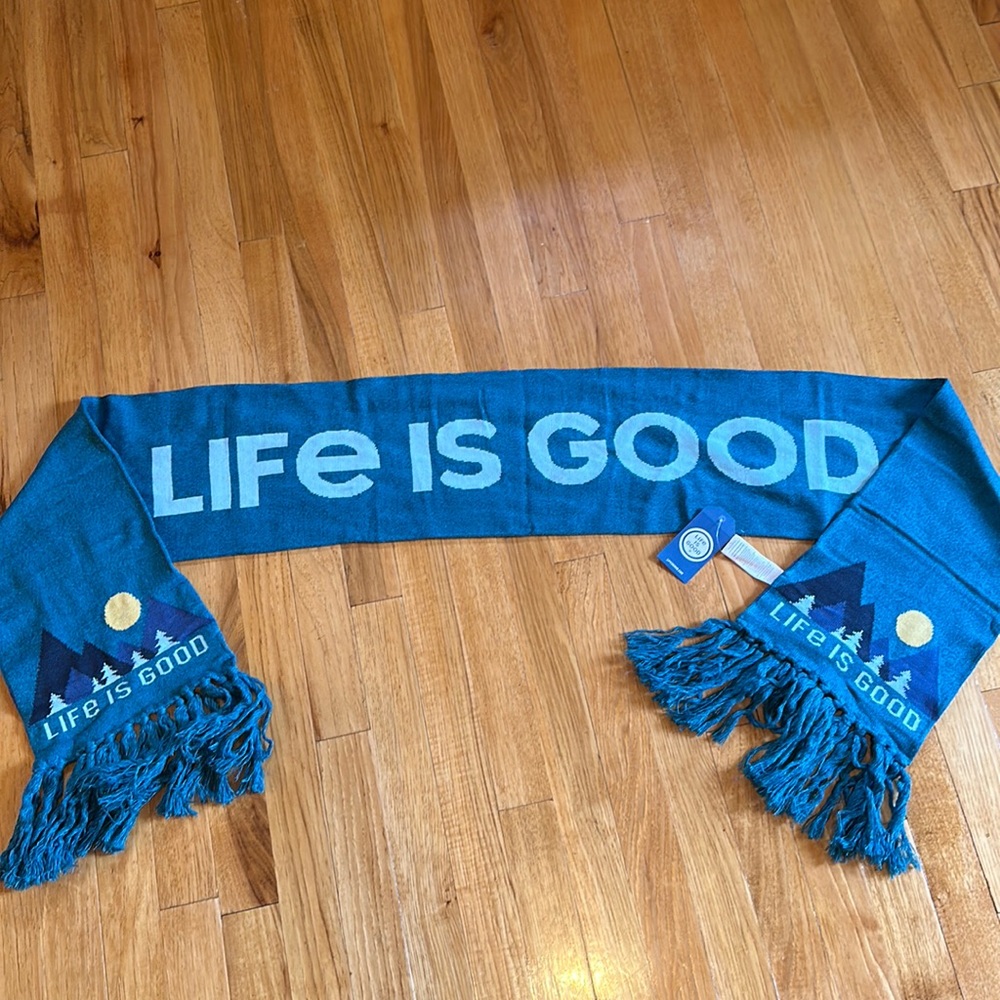 Life is good scarf NWT